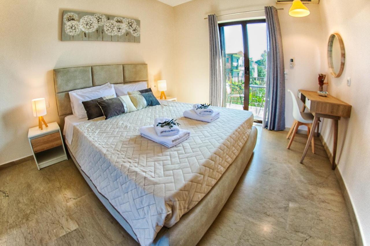 Costas Apartments Mesongí Exteriér fotografie