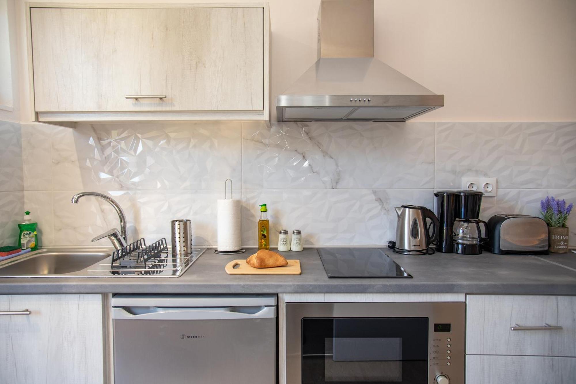 Costas Apartments Mesongí Pokoj fotografie