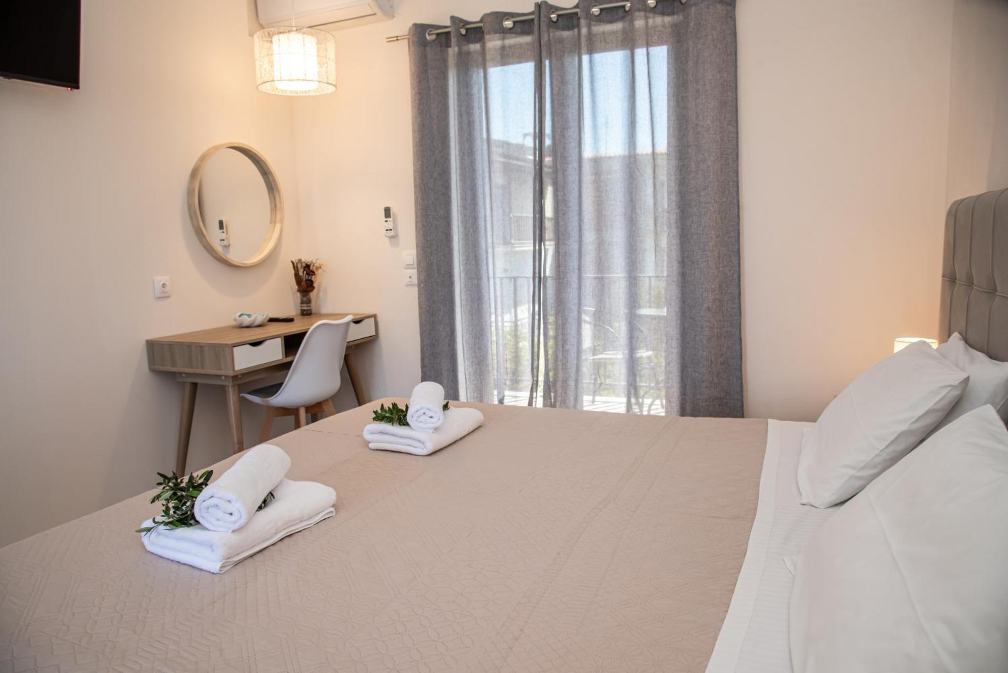 Costas Apartments Mesongí Pokoj fotografie