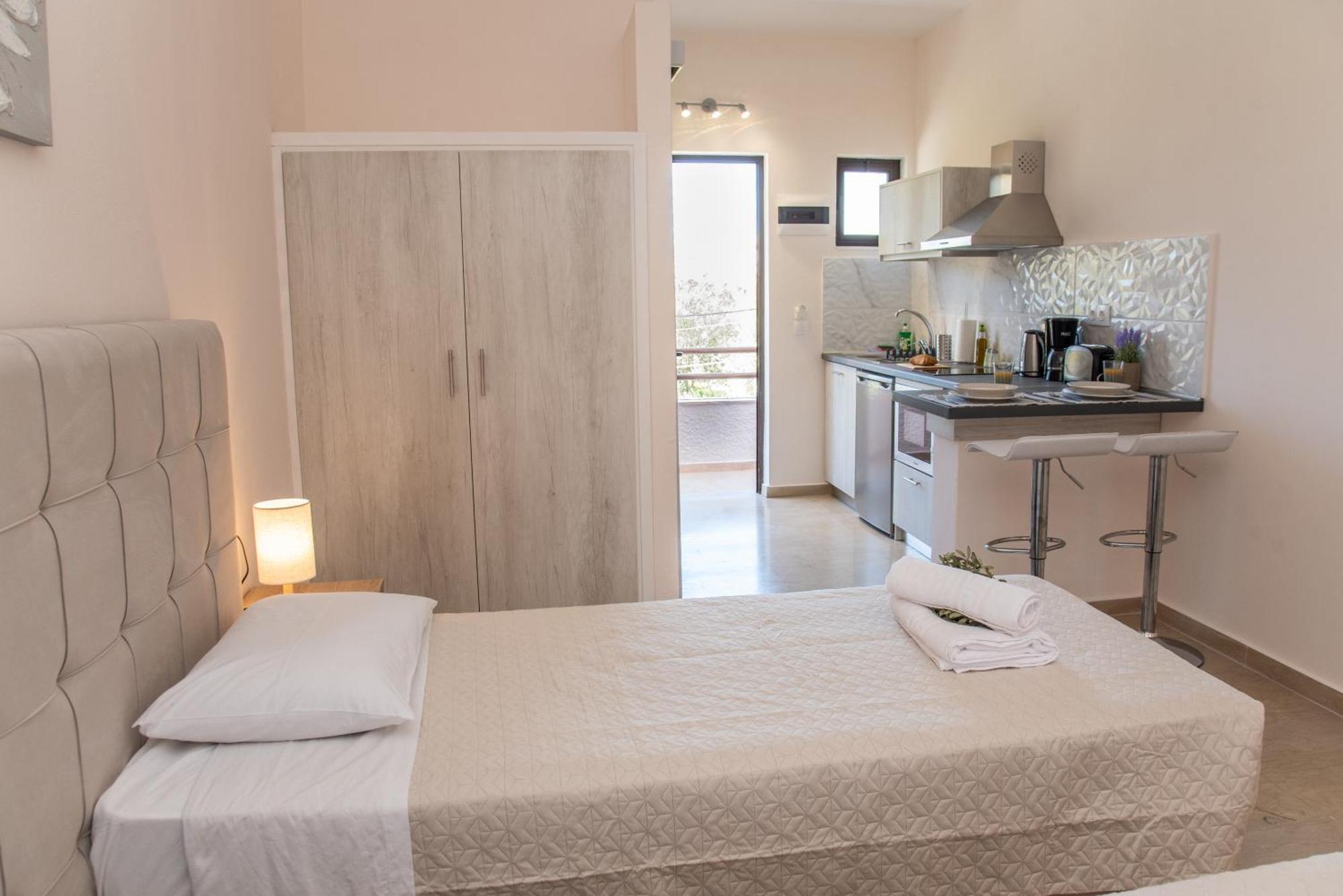 Costas Apartments Mesongí Pokoj fotografie
