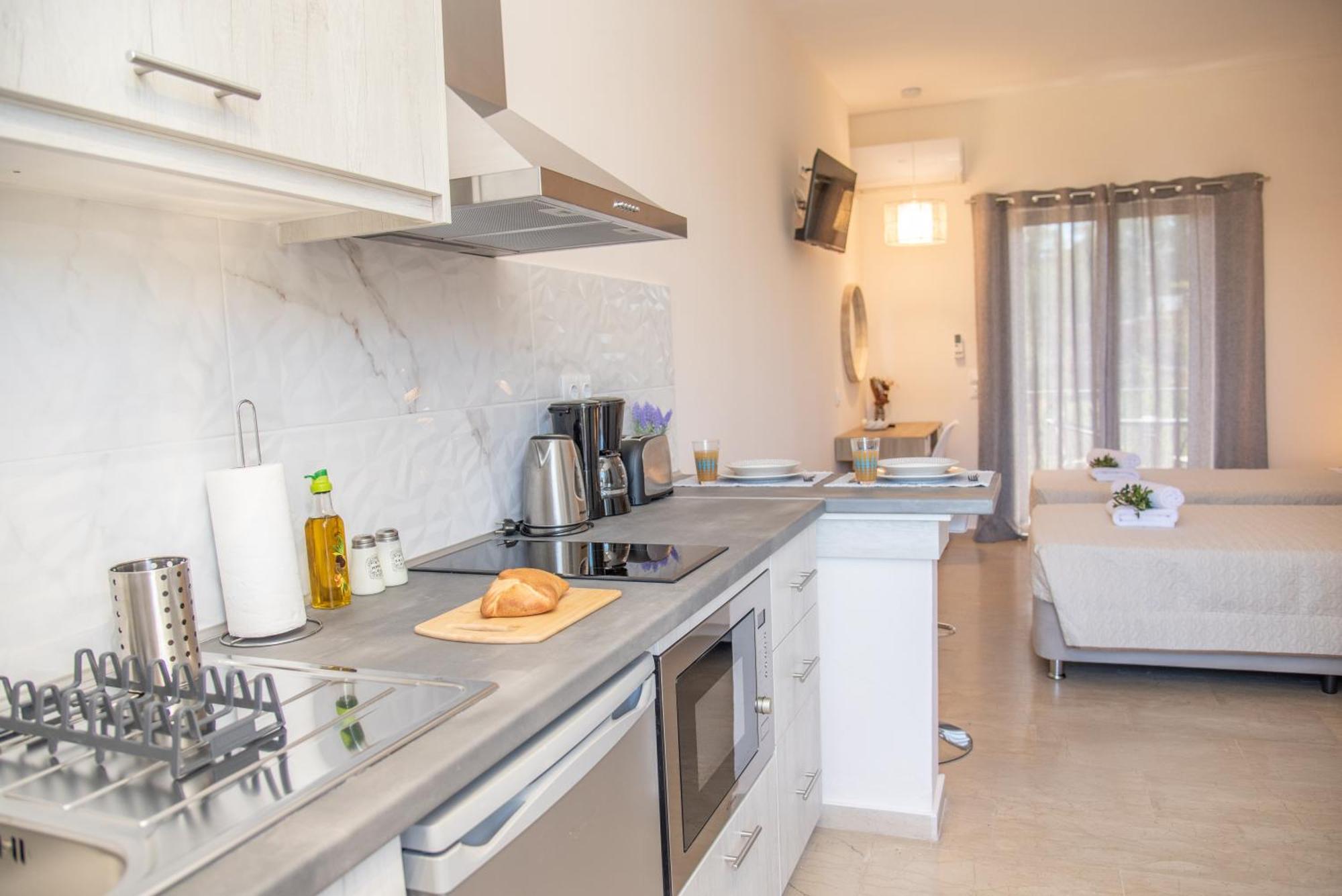 Costas Apartments Mesongí Pokoj fotografie