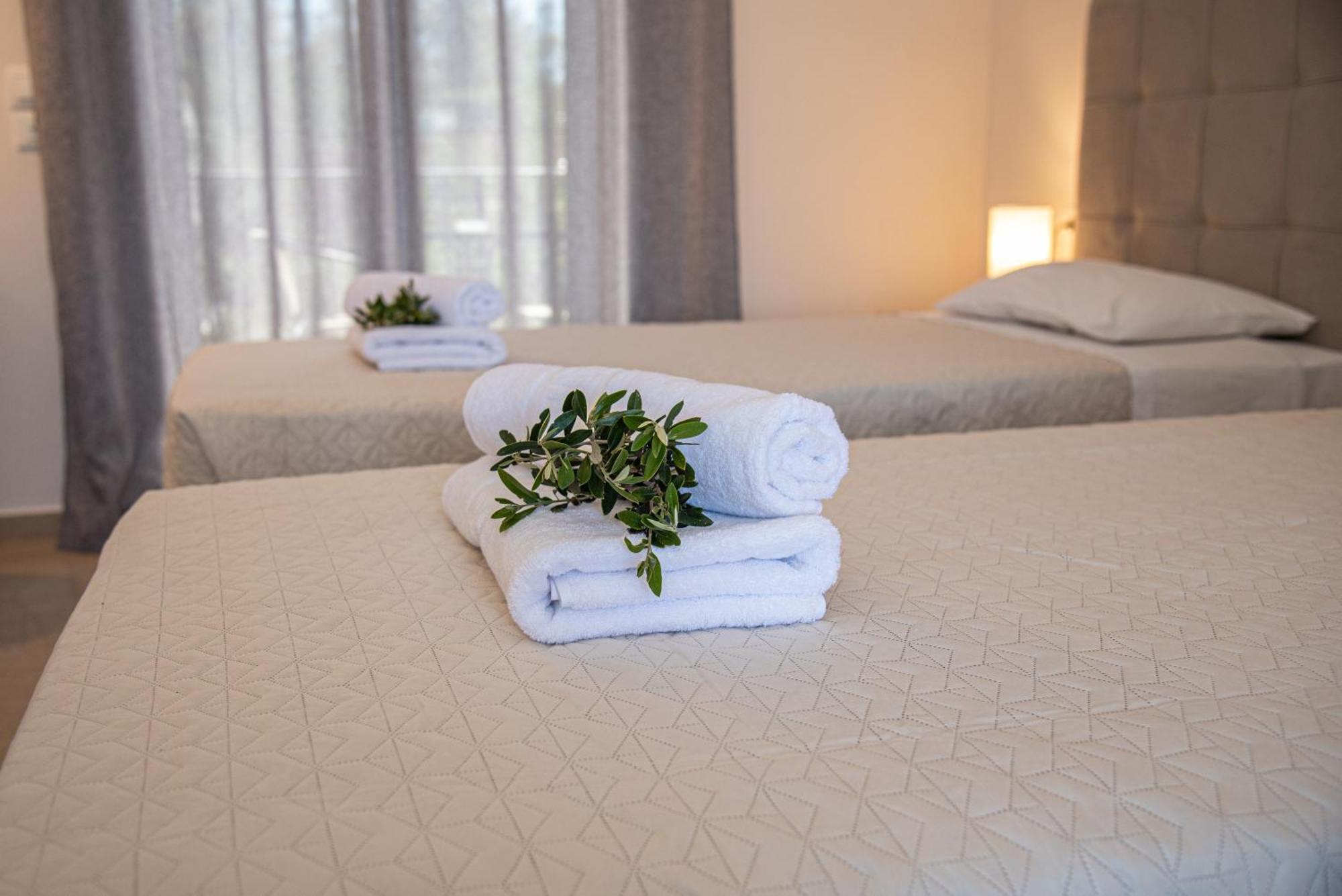Costas Apartments Mesongí Pokoj fotografie